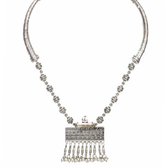 The Long Tribal Necklace - Picture 1 of 4